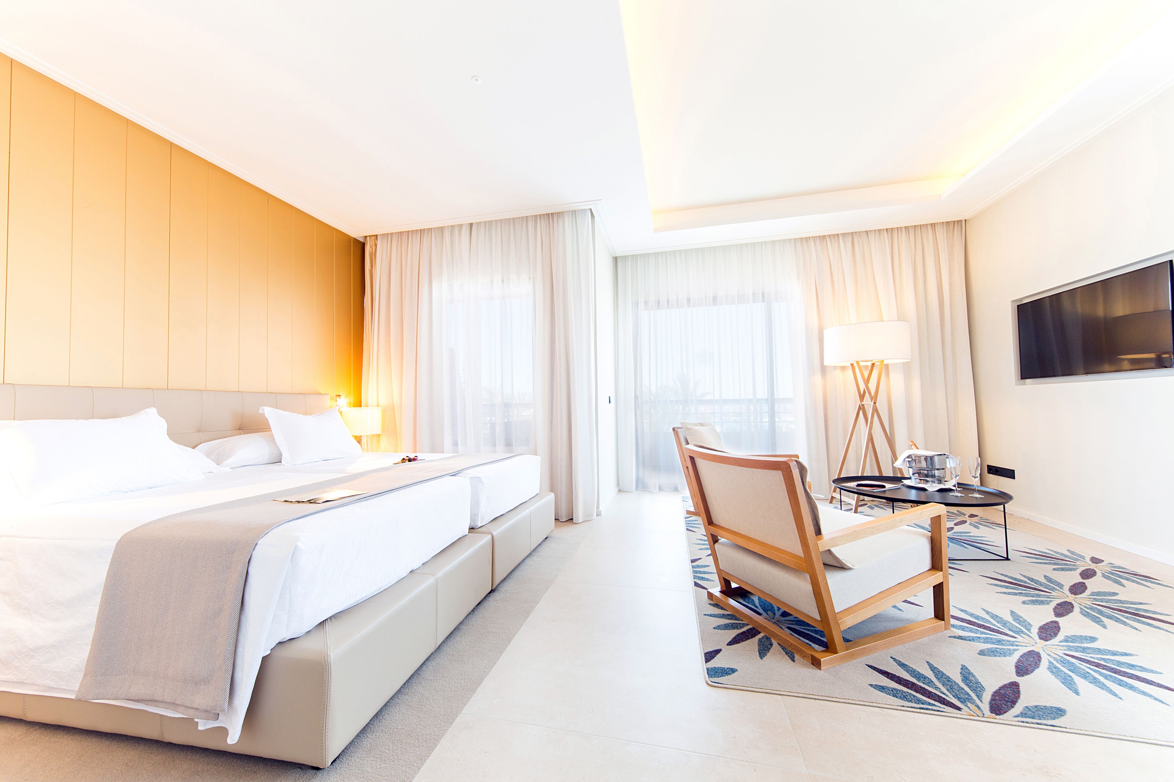 1 bedroom, minibar, in-room safe, desk