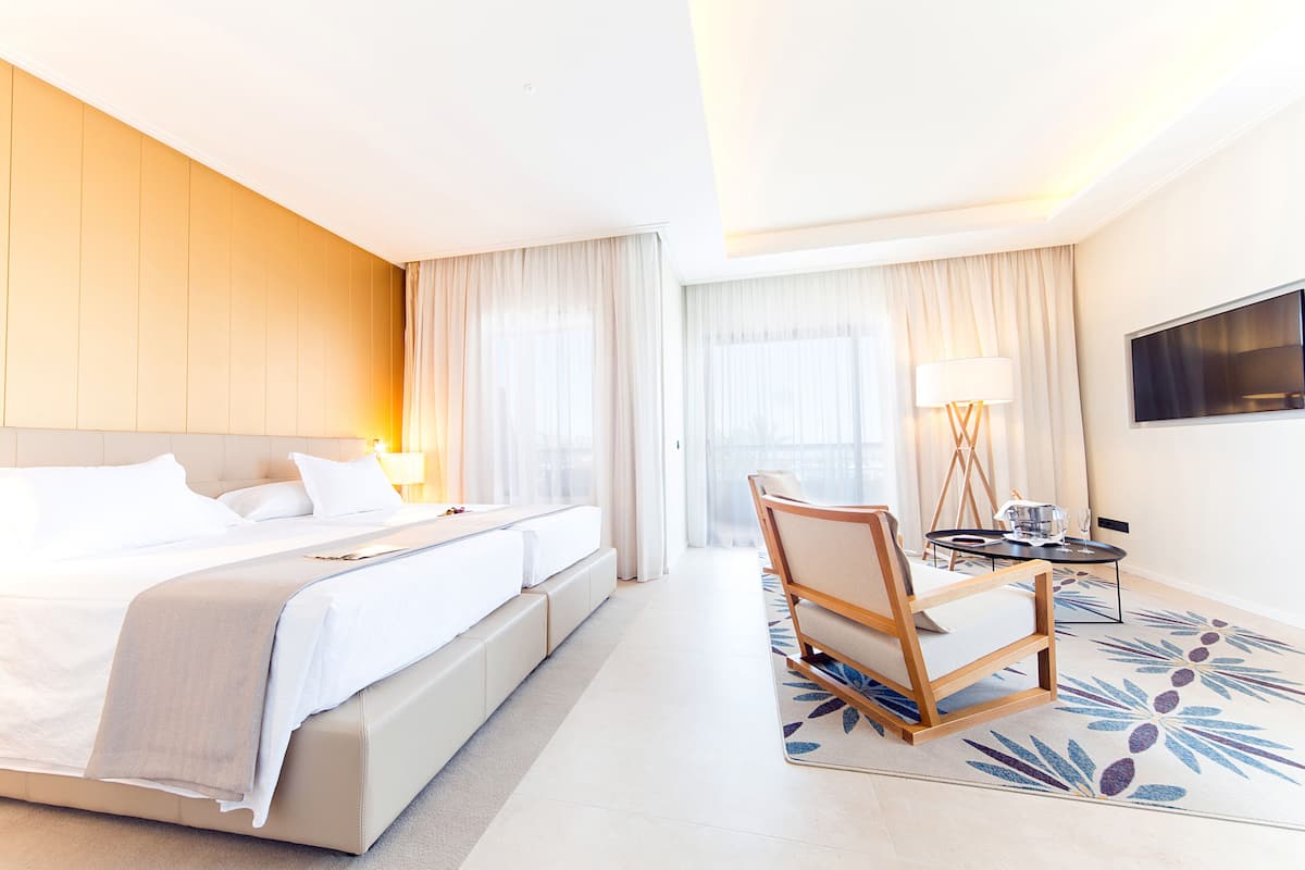 1 bedroom, minibar, in-room safe, desk