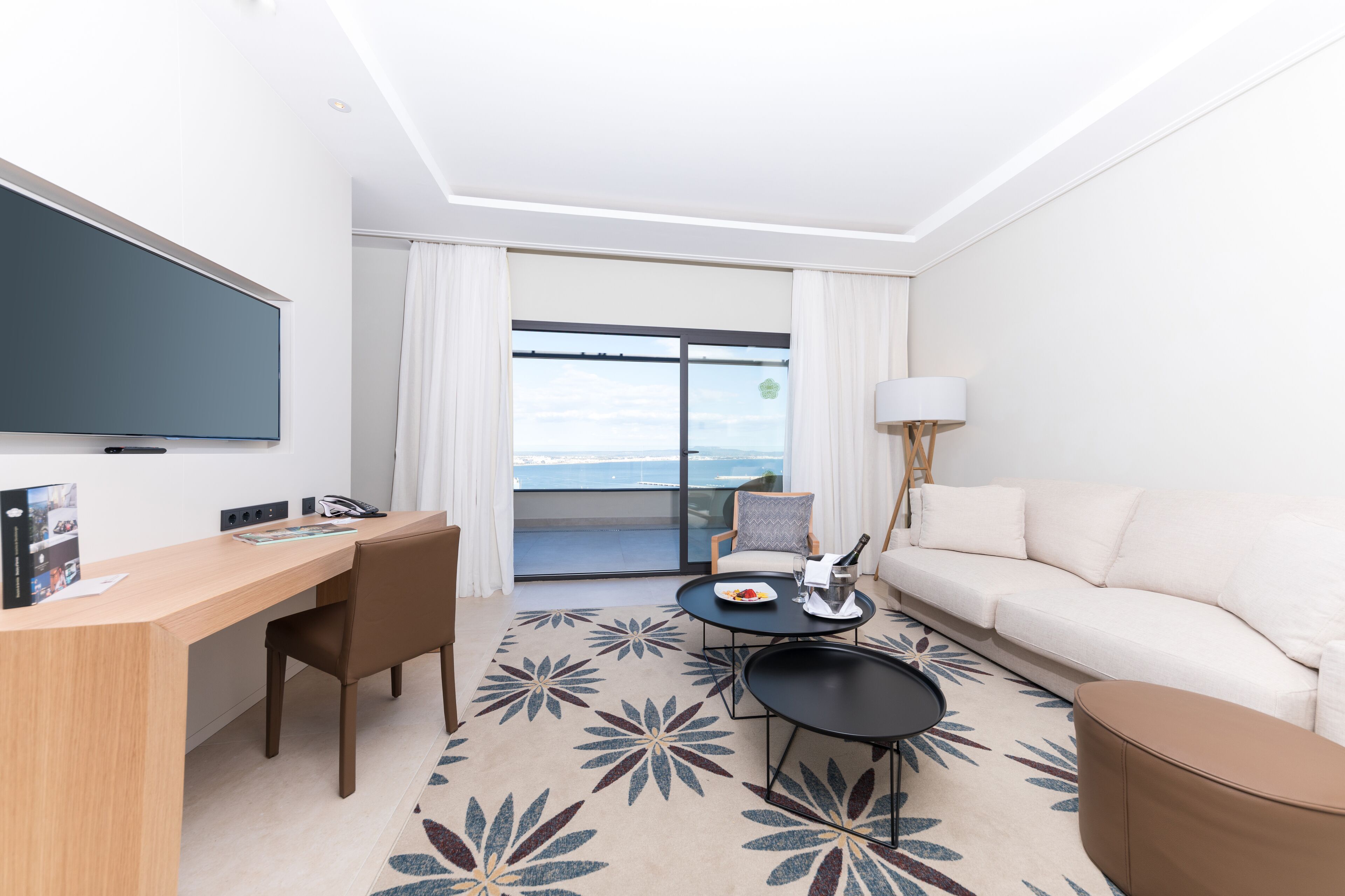 royal suite | 1 bedroom, minibar, in-room safe, desk