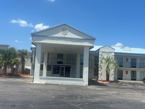 Baymont by Wyndham Sumter Northwest
