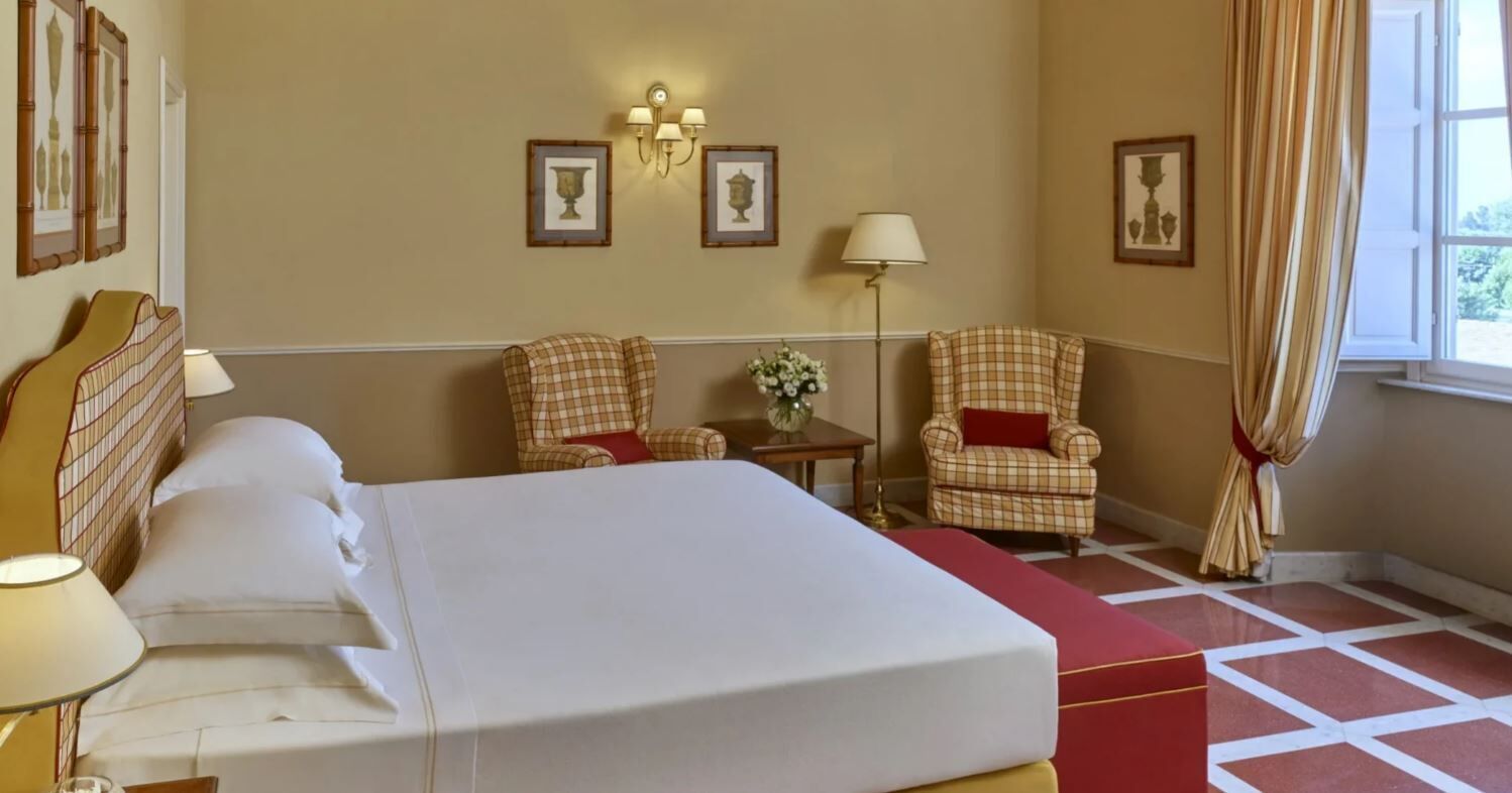Ropa de cama hipoalergénica y minibar 