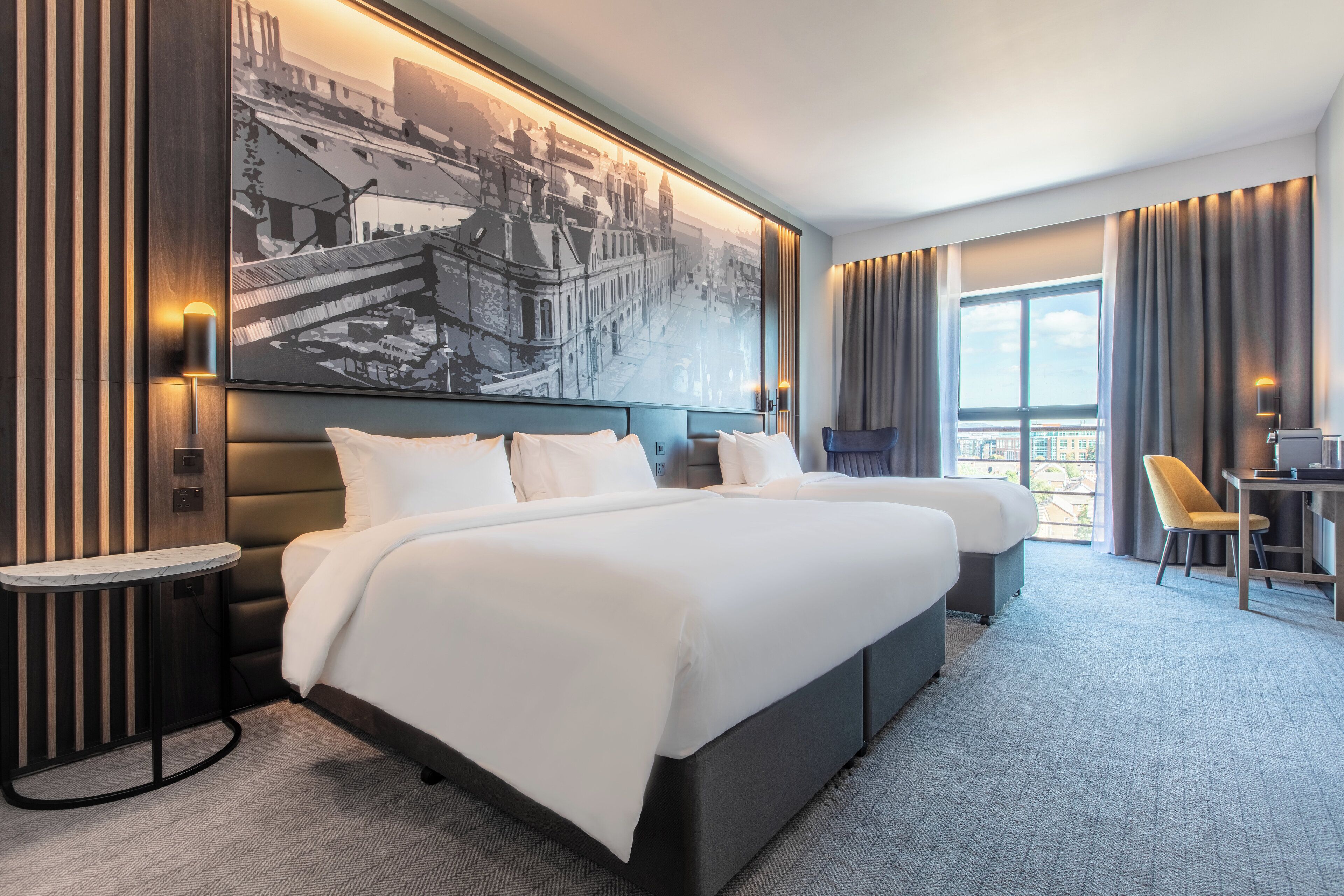 Kamar Grand, Beberapa Tempat Tidur | Seprai premium, brankas, didekorasi berbeda-beda, dan meja kerja