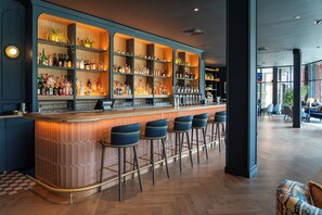 Garden views, serves breakfast, lunch, and dinner - voco Belfast by IHG (Belfast)