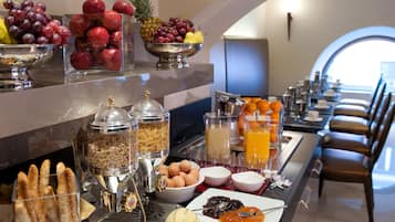 Daily buffet breakfast for a fee