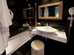 Smart Double Room | Room amenity - c-hotels Fiume (Rome)