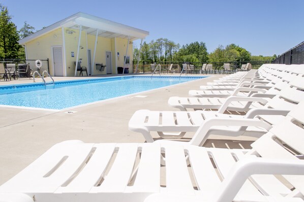 Outdoor pool, a heated pool