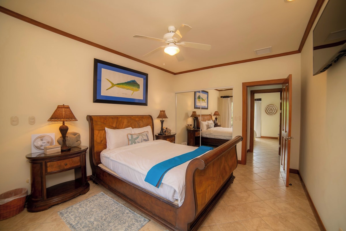 Apartment, 3 Bedrooms (Veranda 6C) | Premium bedding, down comforters, in-room safe, laptop workspace