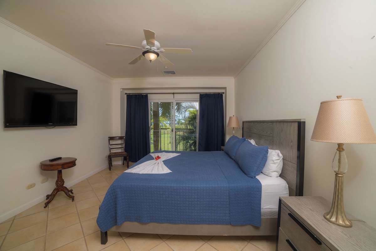 Apartment, 3 Bedrooms (Del Mar 1G) | Premium bedding, down comforters, in-room safe, laptop workspace