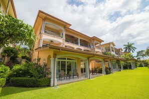 Luxury Condo, 2 Bedrooms | Courtyard view