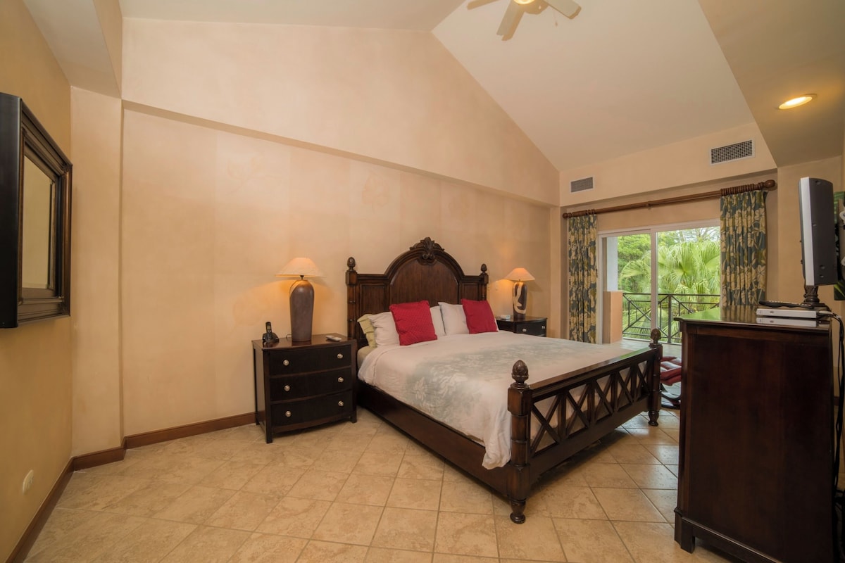 Apartment, 3 Bedrooms (Veranda 1B) | Premium bedding, down comforters, in-room safe, laptop workspace