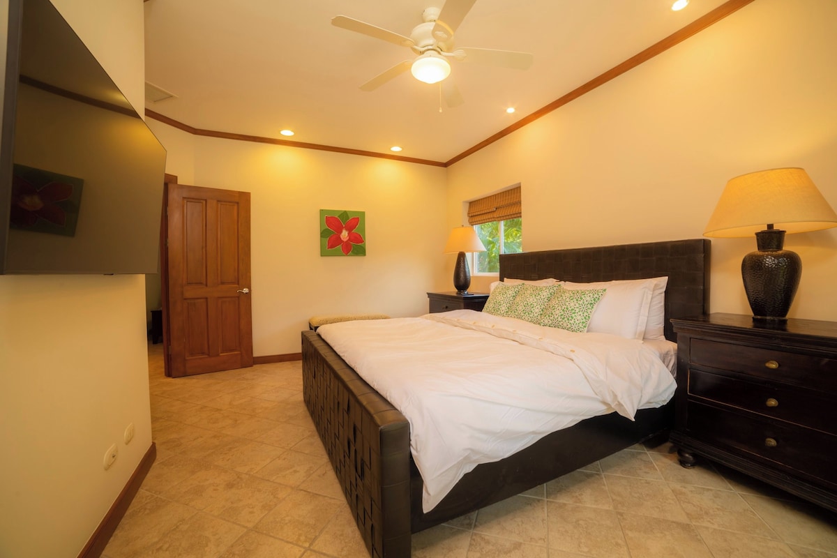 Apartment, 2 Bedrooms, Pool View (Veranda 3G) | Premium bedding, down comforters, in-room safe, laptop workspace