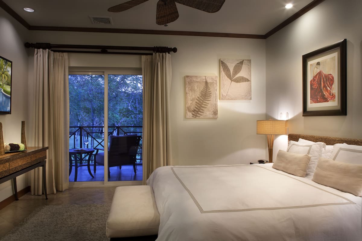 Luxury Condo, 3 Bedrooms | Premium bedding, in-room safe, individually decorated