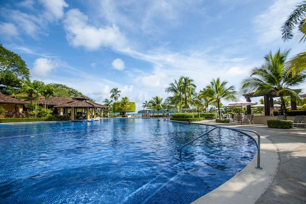 Poolbar