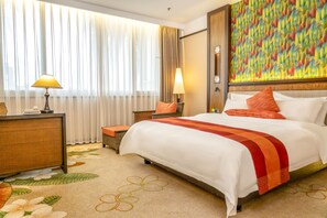 Habitación superior, 1 habitación | Caja fuerte, cortinas opacas, wifi gratis y ropa de cama