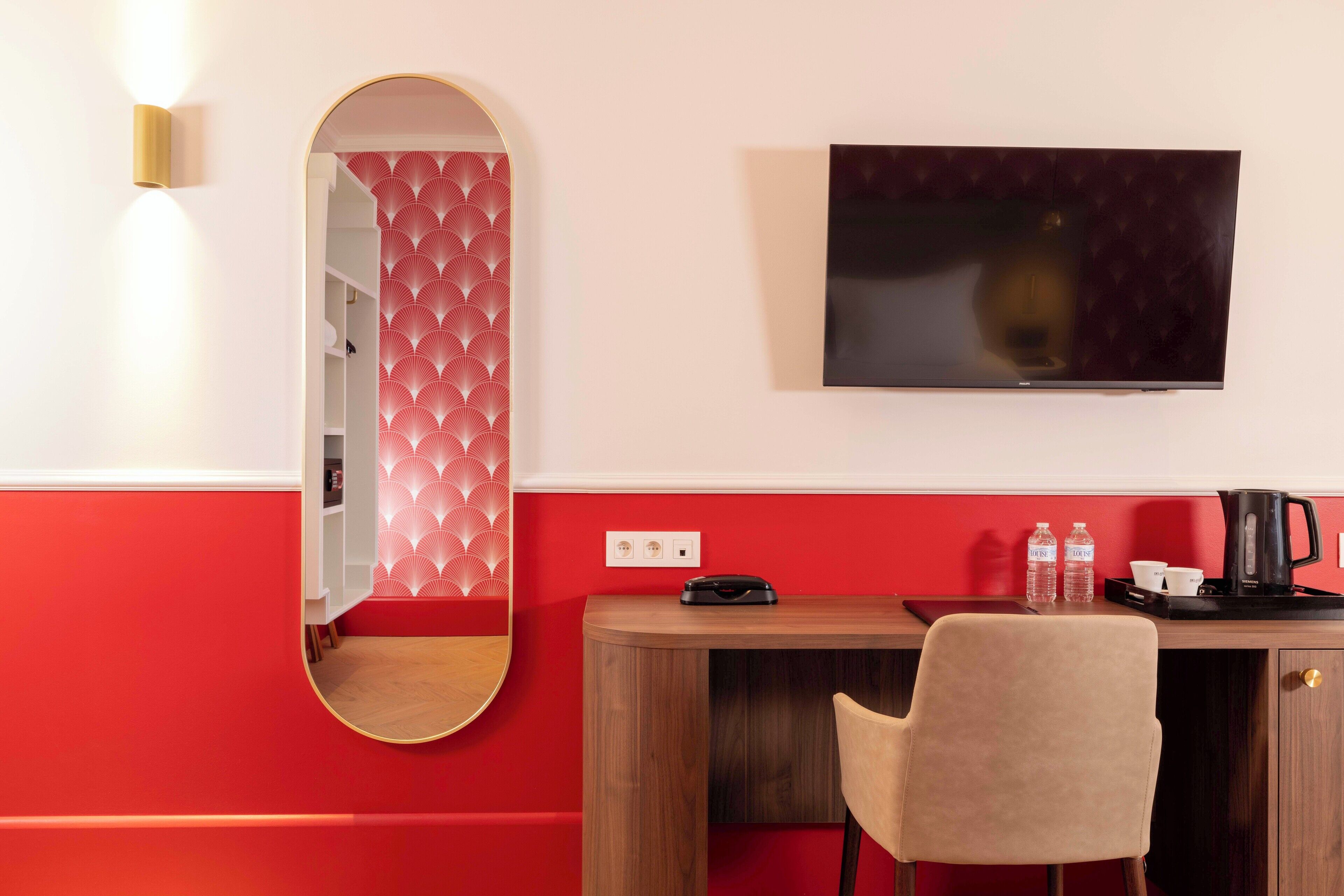 classic double or twin room | living area | 32-inch flat-screen tv with satellite channels, tv