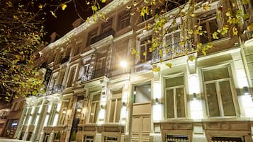 Façade de lâhĂ©bergement - soirĂ©e/nuit