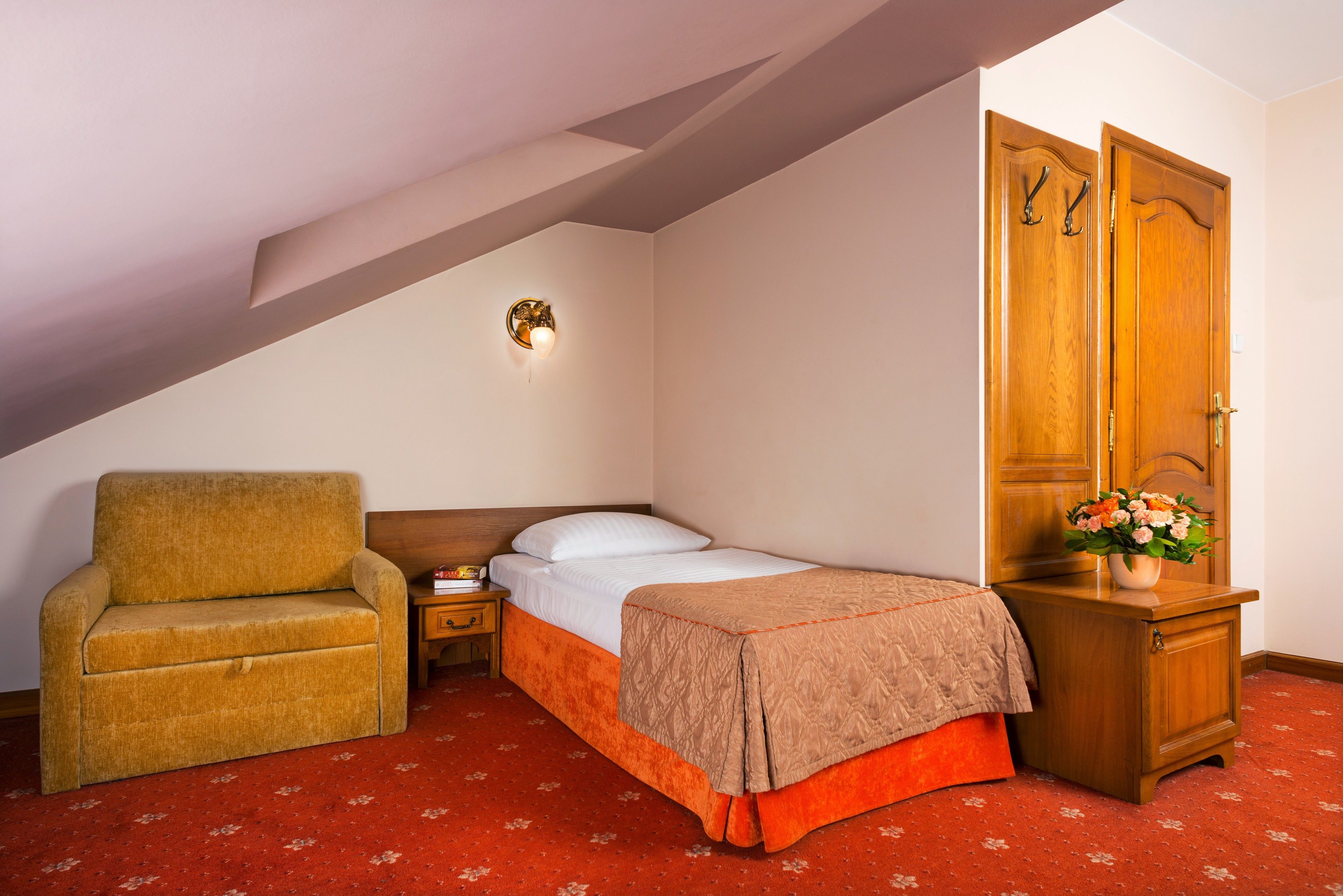 hypo-allergenic bedding, blackout curtains, free wifi, bed sheets