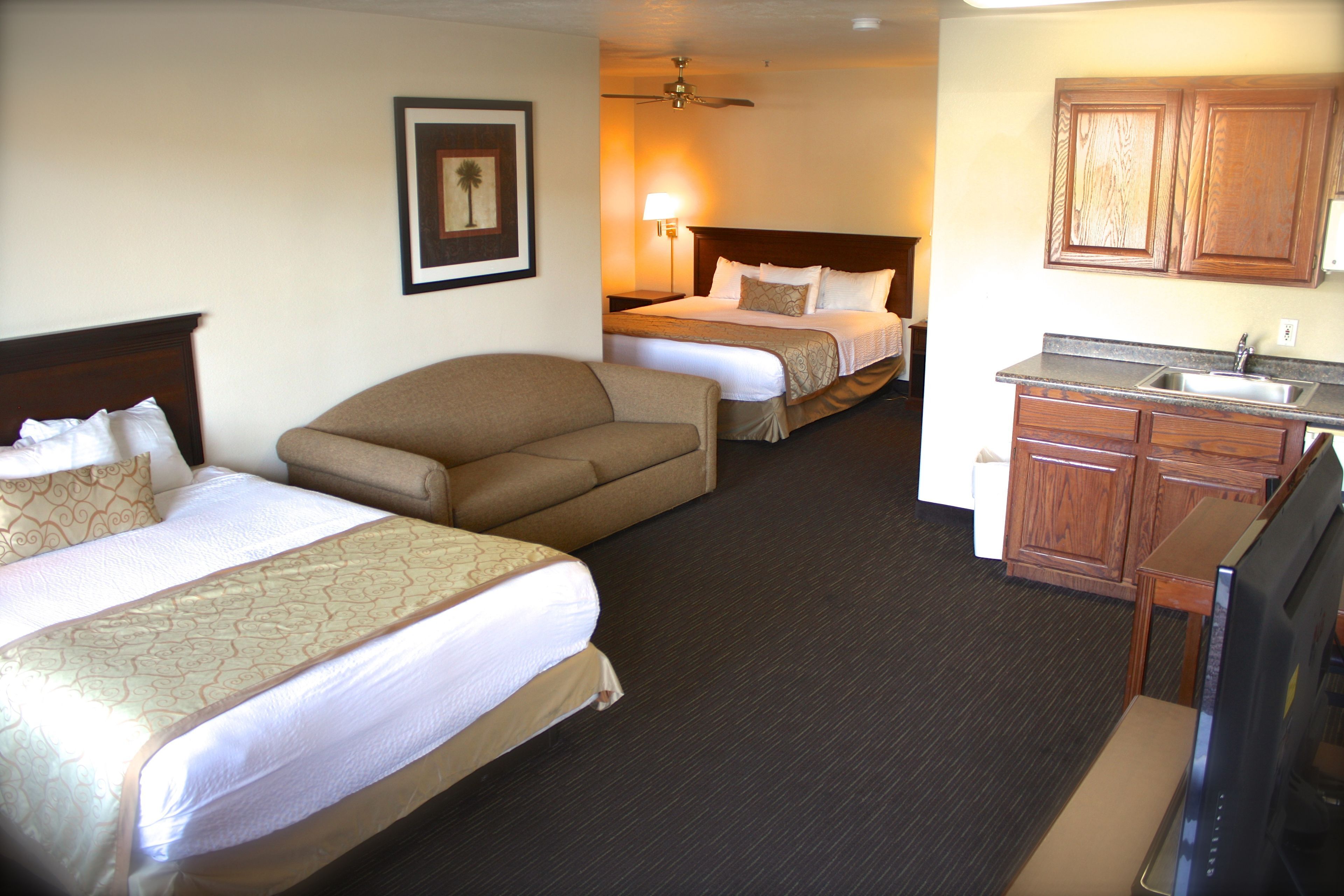 In-room safe, desk, iron/ironing board, free WiFi