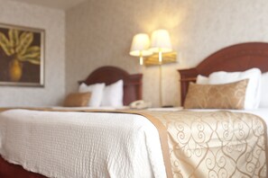 Standard Double Room | In-room safe, desk, iron/ironing board, free WiFi - St. George Inn & Suites (St. George)