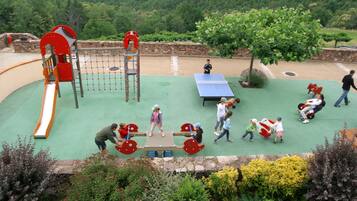 Area giochi per bambini (all'aperto)