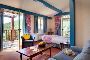 Ropa de cama de alta calidad, colchones con acolchado adicional, minibar