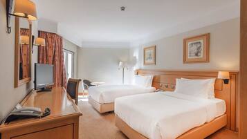 Tomannsrom – standard | Minibar, safe på rommet, skrivebord og blendingsgardiner