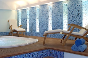 Bañera de hidromasaje interior