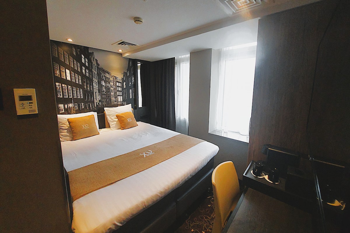 Kamar Double Ekonomi | Meja kerja, Wi-Fi gratis, dan seprai linen