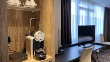四人房 | 办公桌、免费 WiFi、床单