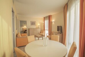 Premium bedding, in-room safe, desk, soundproofing