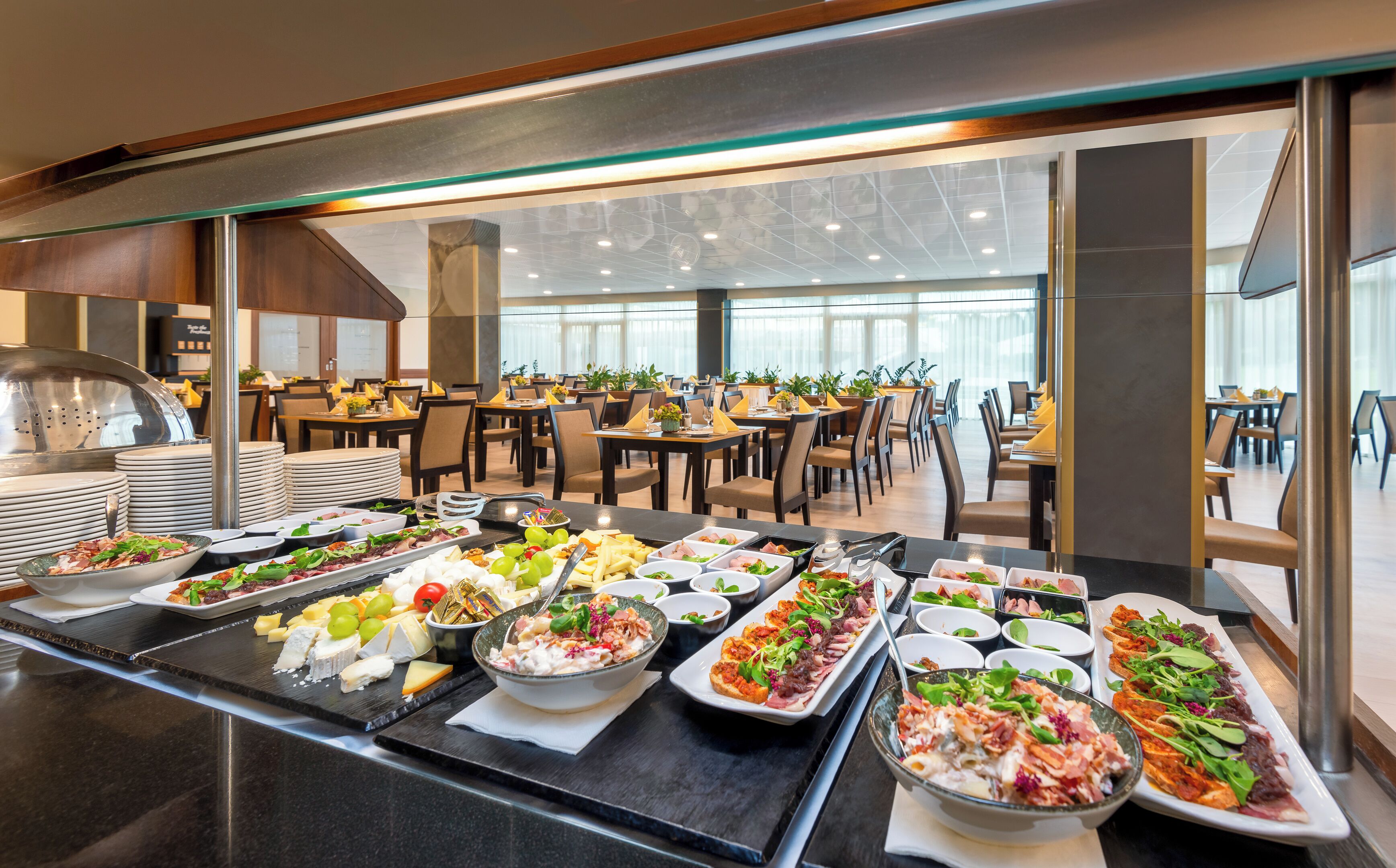 Tägliches Frühstücksbuffet (20 EUR pro Person)