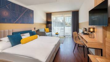 Standard-Doppel- oder -Zweibettzimmer | Minibar, Zimmersafe, Schreibtisch, laptopgeeigneter Arbeitsplatz