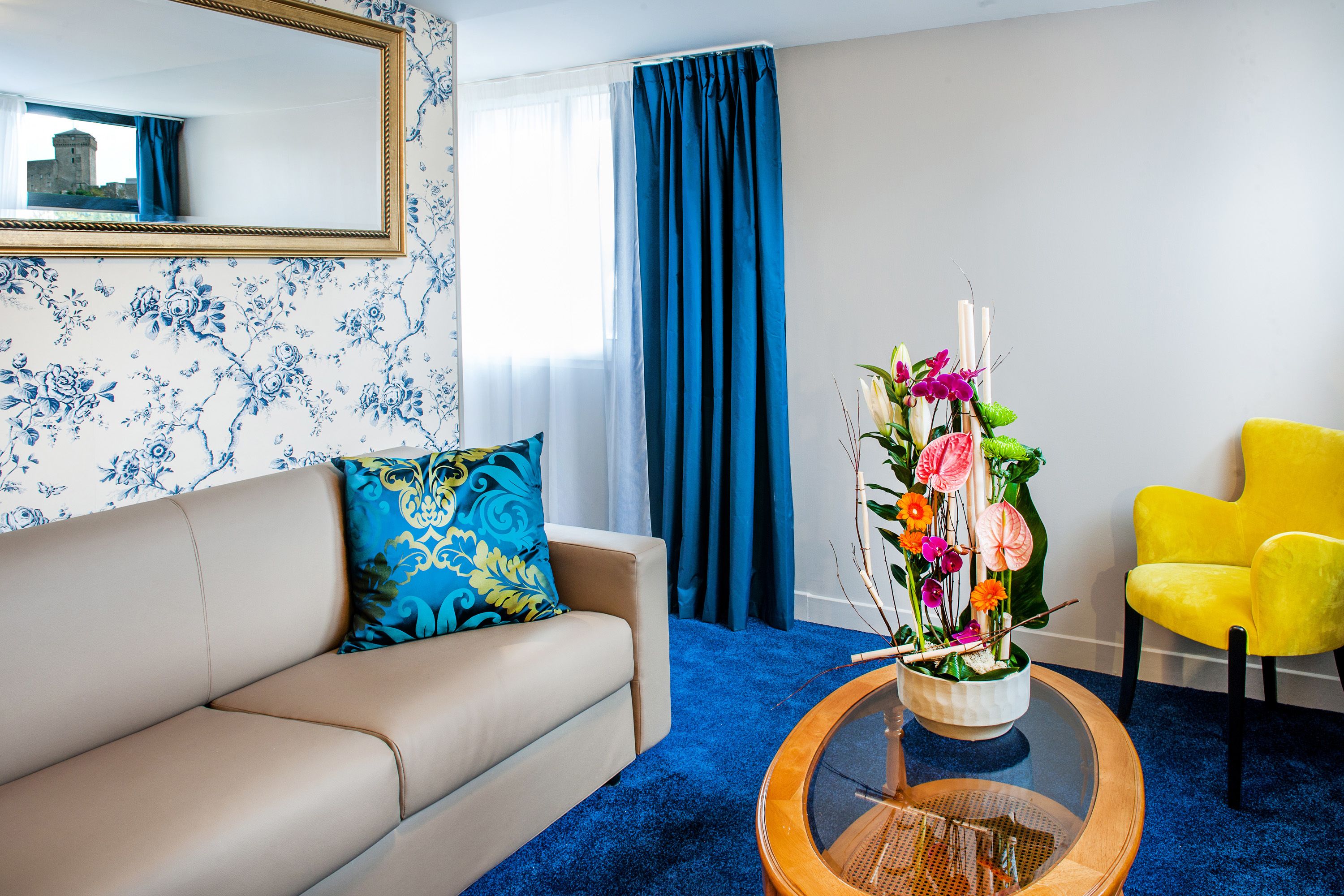 classic suite | minibar, in-room safe, desk, blackout curtains