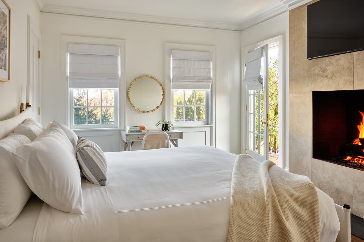 Luxe suite | 1 slaapkamer, Italiaanse Frette-lakens, luxe beddengoed, een minibar