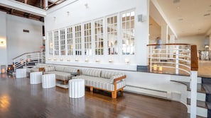 2 restaurants; breakfast, lunch, dinner, and brunch served - EHP Resort & Marina (East Hampton)