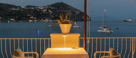 2 ristoranti, aperti a colazione e a cena, cucina mediterranea