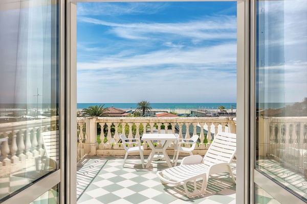 Panoramic Triple Room | Terrace/patio