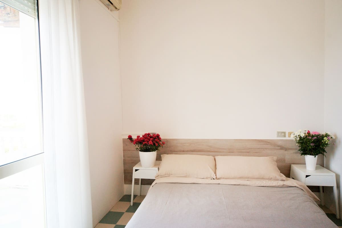 1 chambre, couette en duvet, minibar, bureau