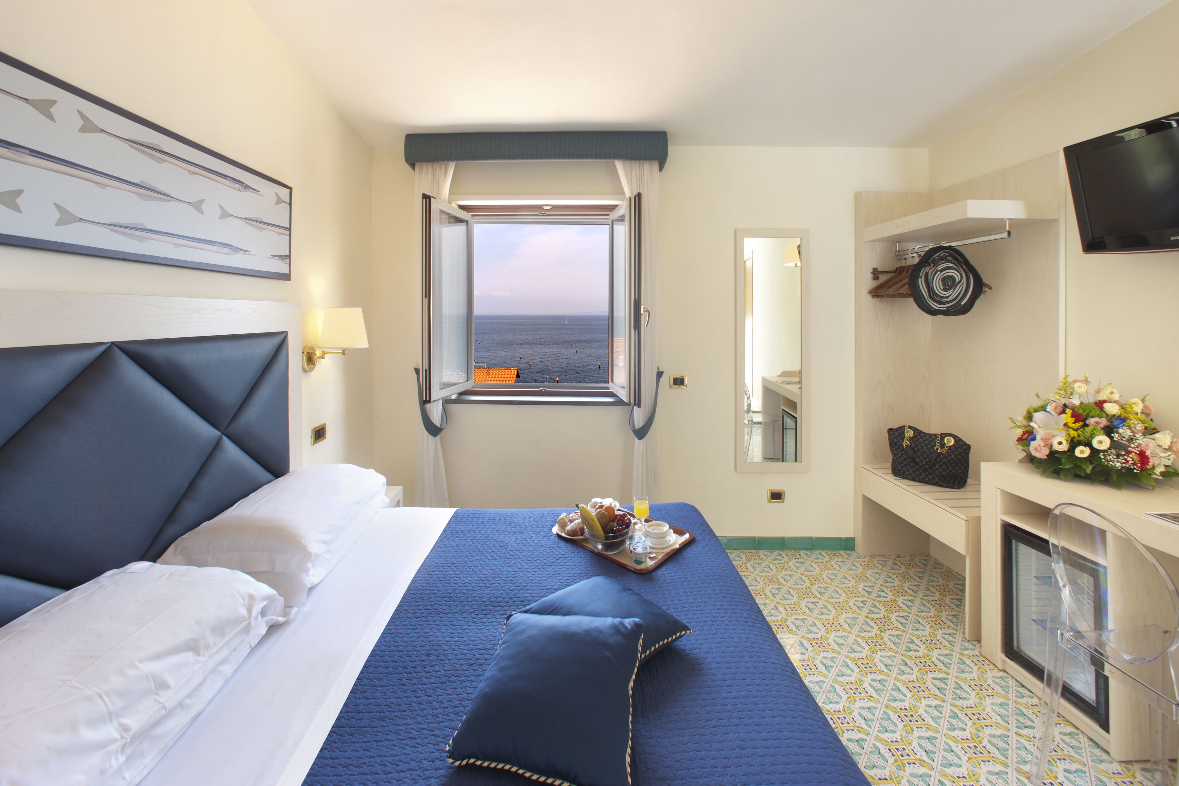 minibar, in-room safe, individually furnished, desk