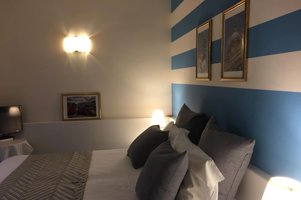 Classic Double Room Single Use | Hypo-allergenic bedding, in-room safe, desk, blackout curtains