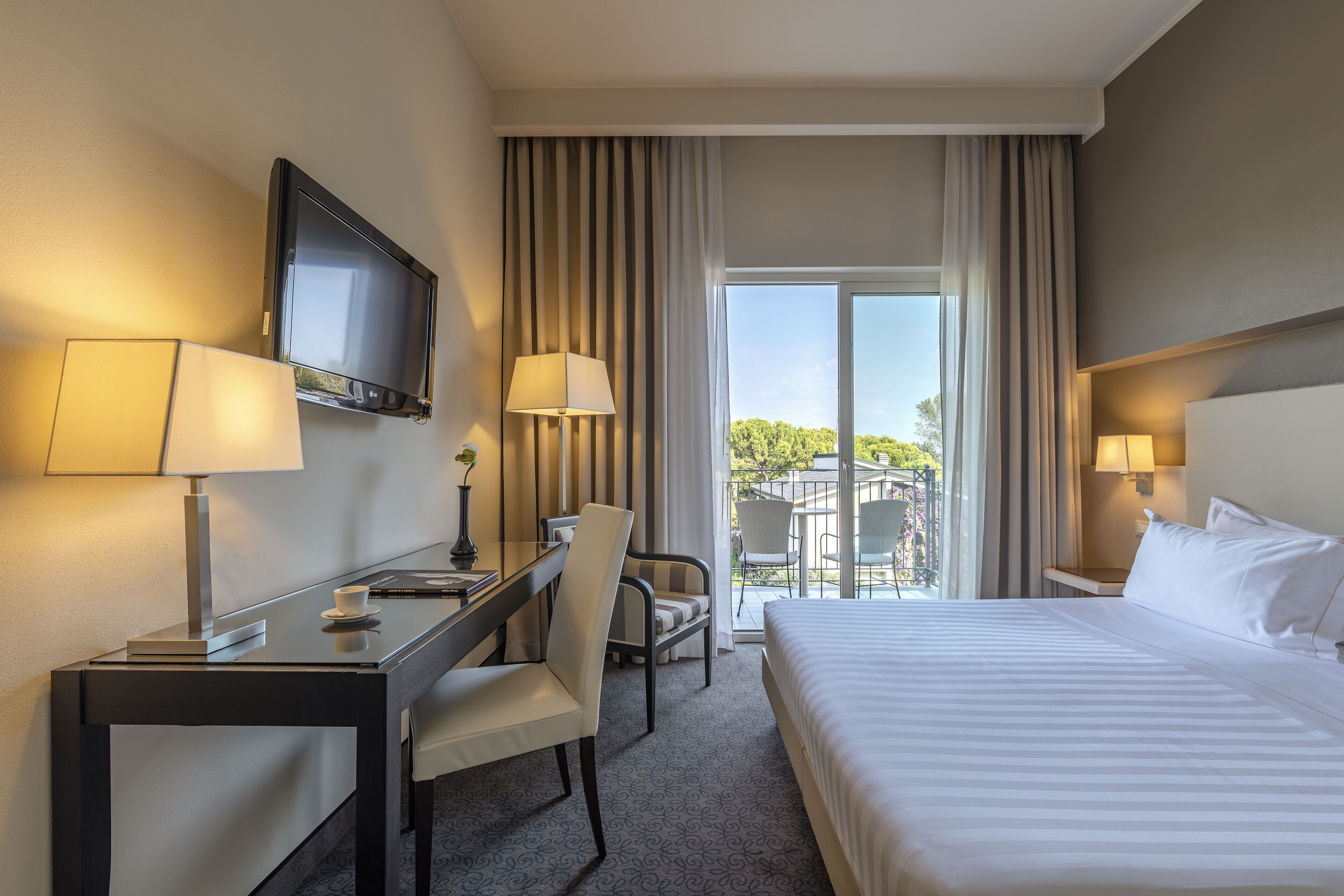 standard double room, balcony | 1 bedroom, premium bedding, down duvets, minibar