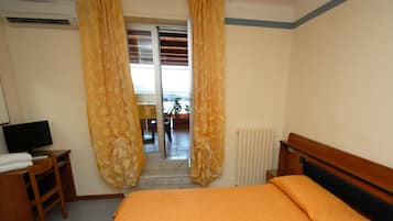 Standardzimmer, Balkon | Zimmersafe, Schreibtisch, Verdunkelungsvorhänge