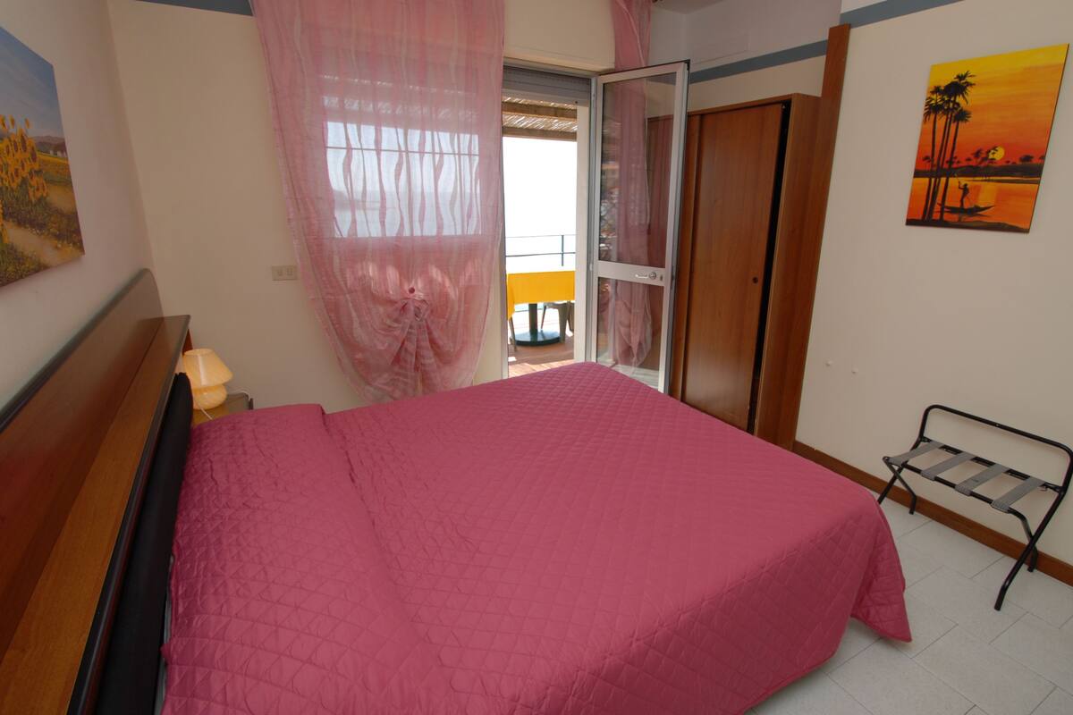 In-room safe, desk, blackout drapes