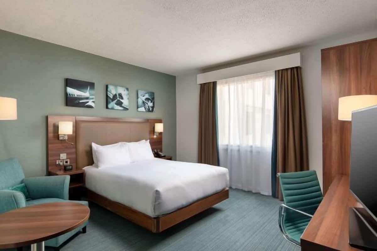 Minibar, in-room safe, individually furnished, soundproofing
