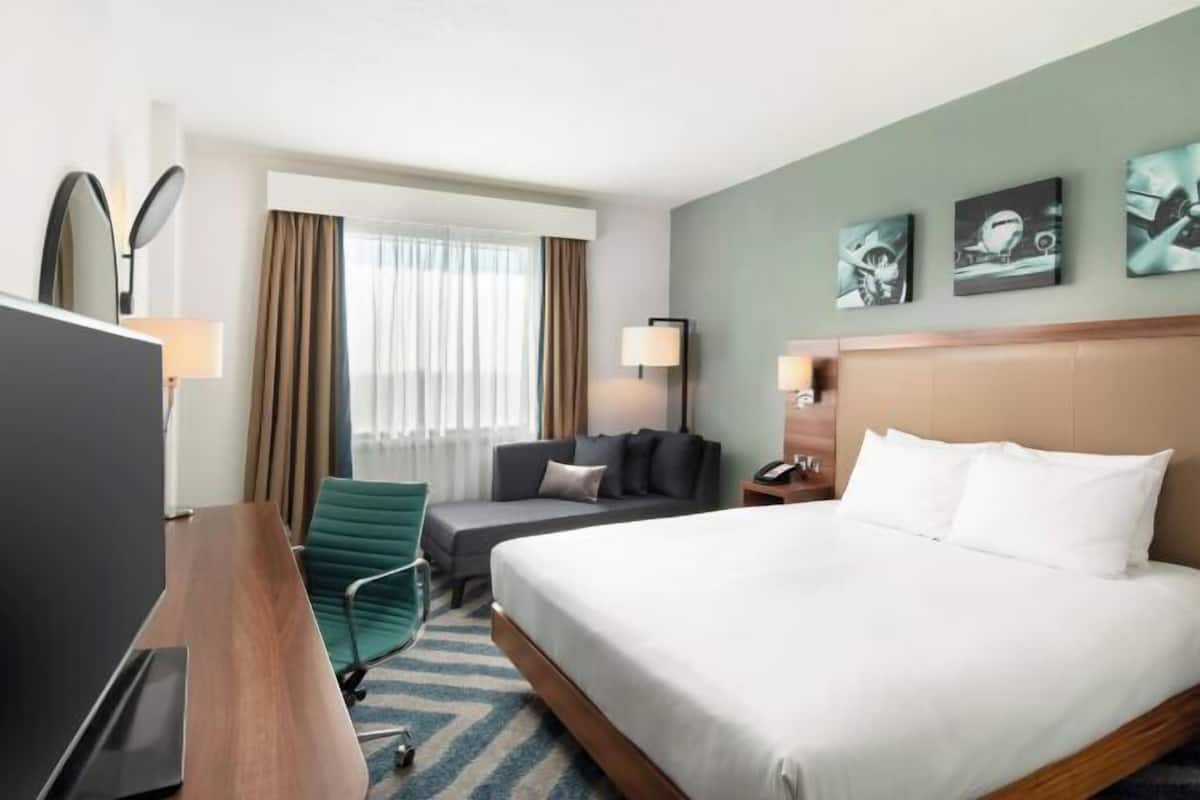Minibar, in-room safe, individually furnished, soundproofing