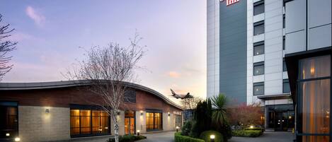 المنشأة من الخارج