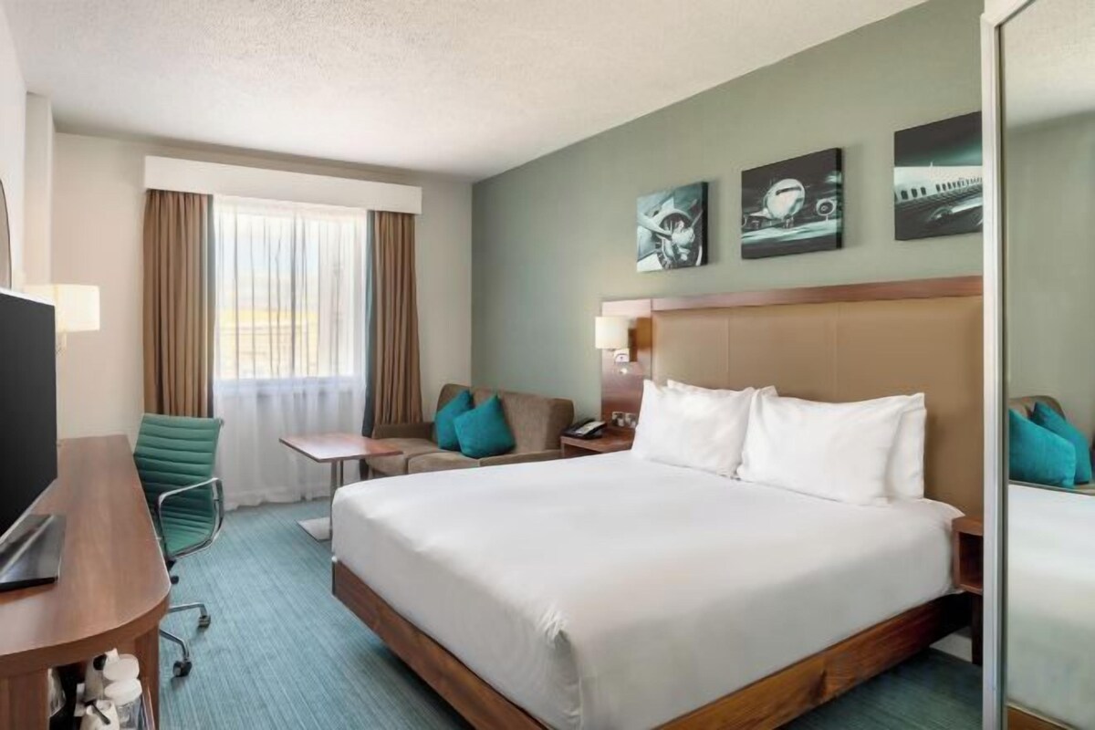 Minibar, in-room safe, soundproofing, free cots/infant beds