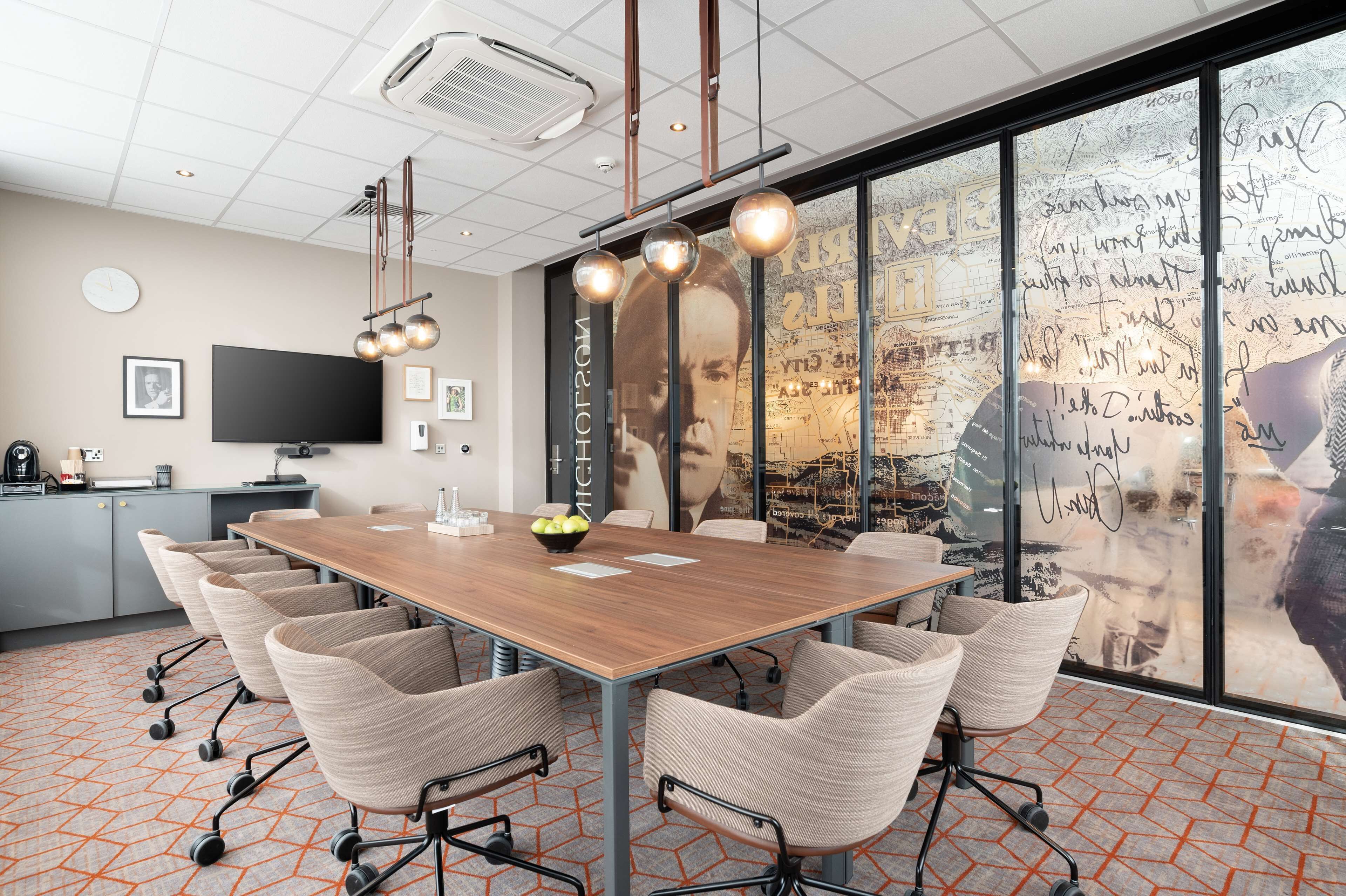 Photo - Hilton Garden Inn London Heathrow Airport