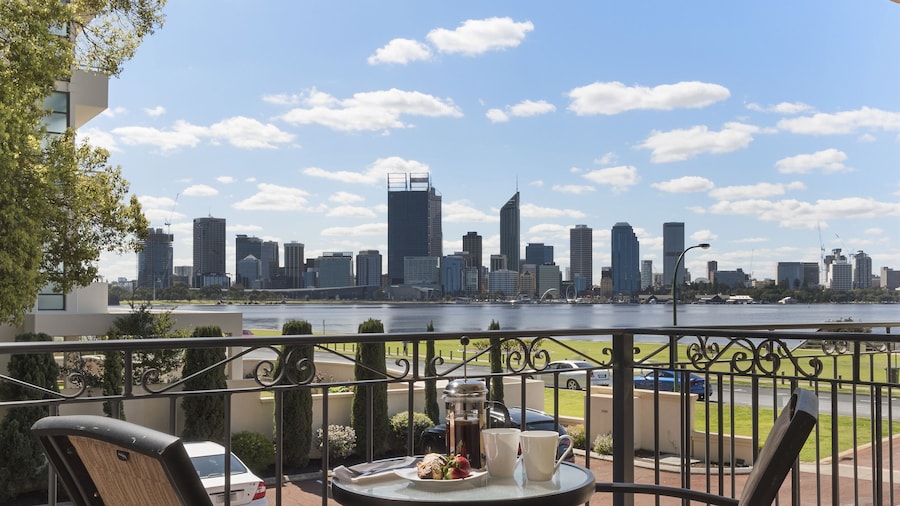 The Peninsula Riverside Serviced Apartments