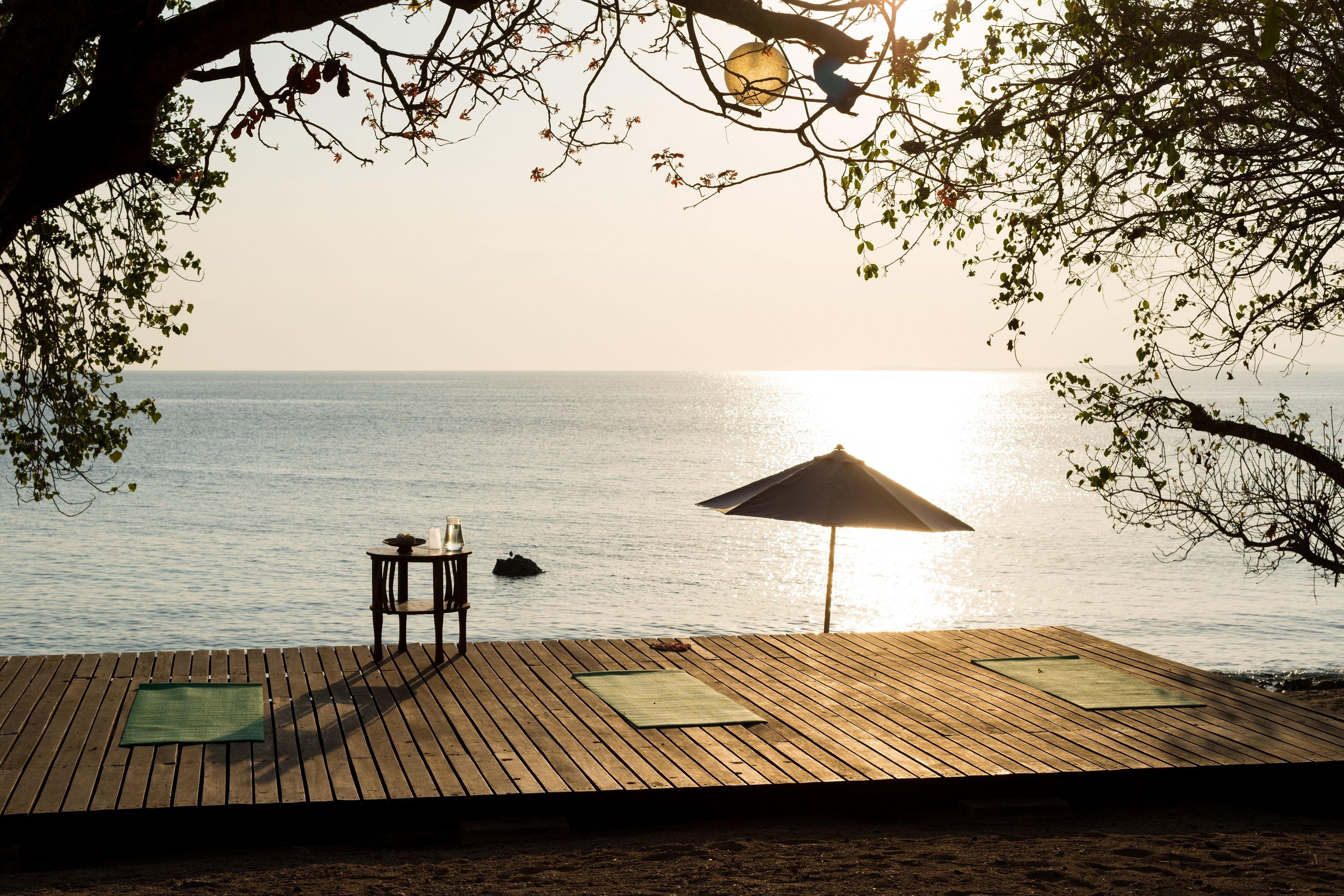 private beach, white sand, sun-loungers, kayaking